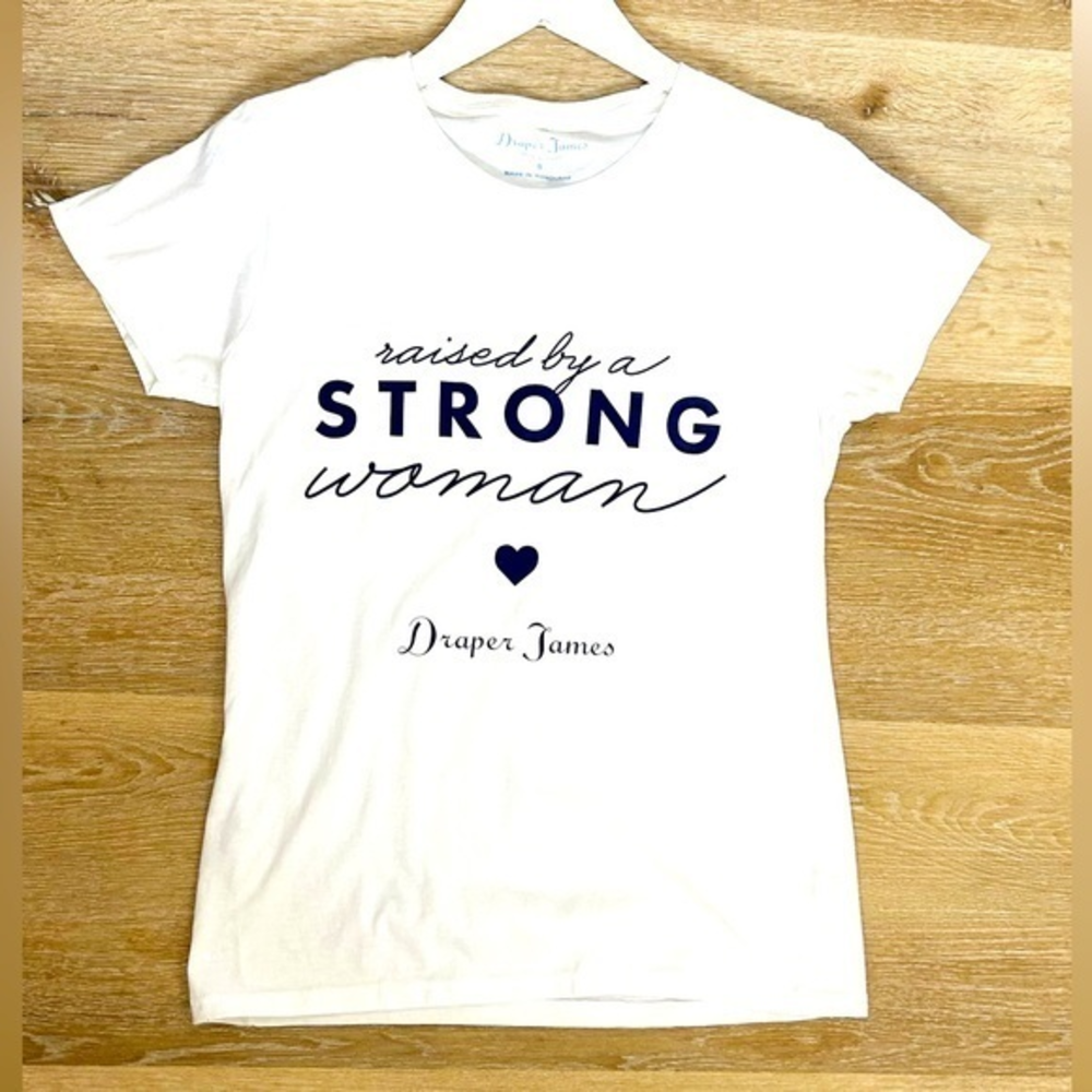 Draper James T Shirt Raised By A Strong Woman Tee White with Blue Size Small‎